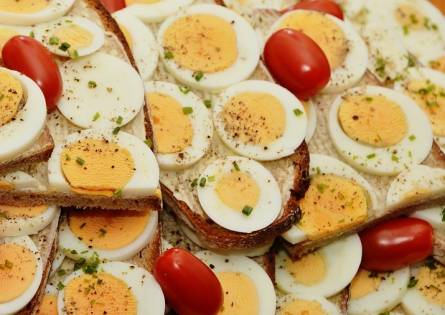 How Many Calories in a Hard Boiled Egg